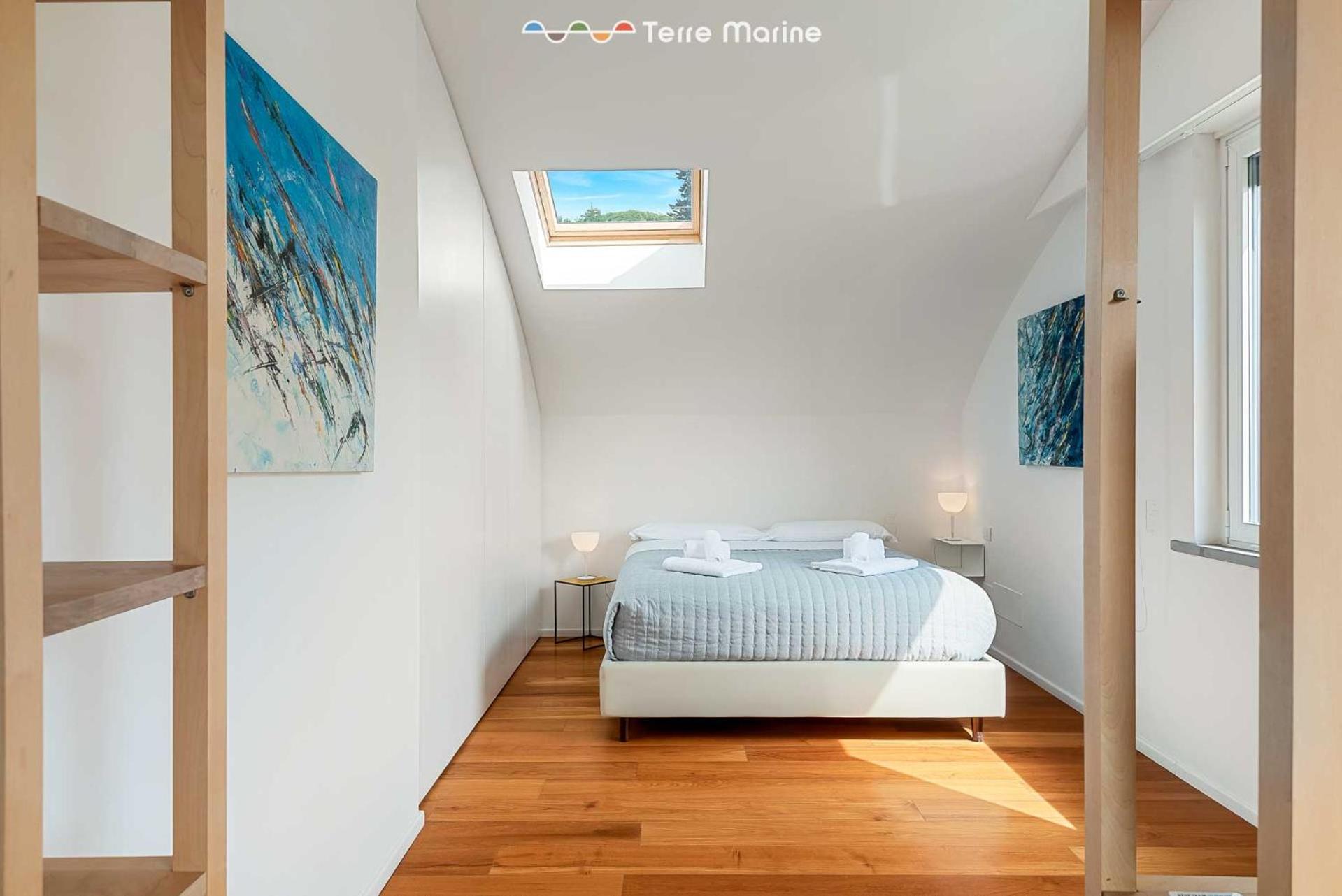 Bay View Home, Terremarine